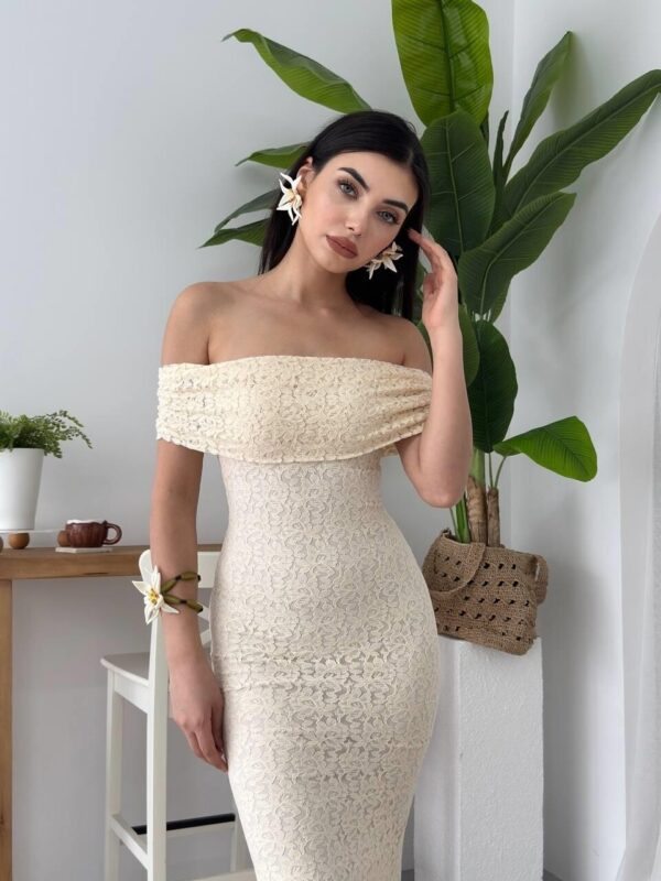 Uyef Elegant Strapless Lace Dress